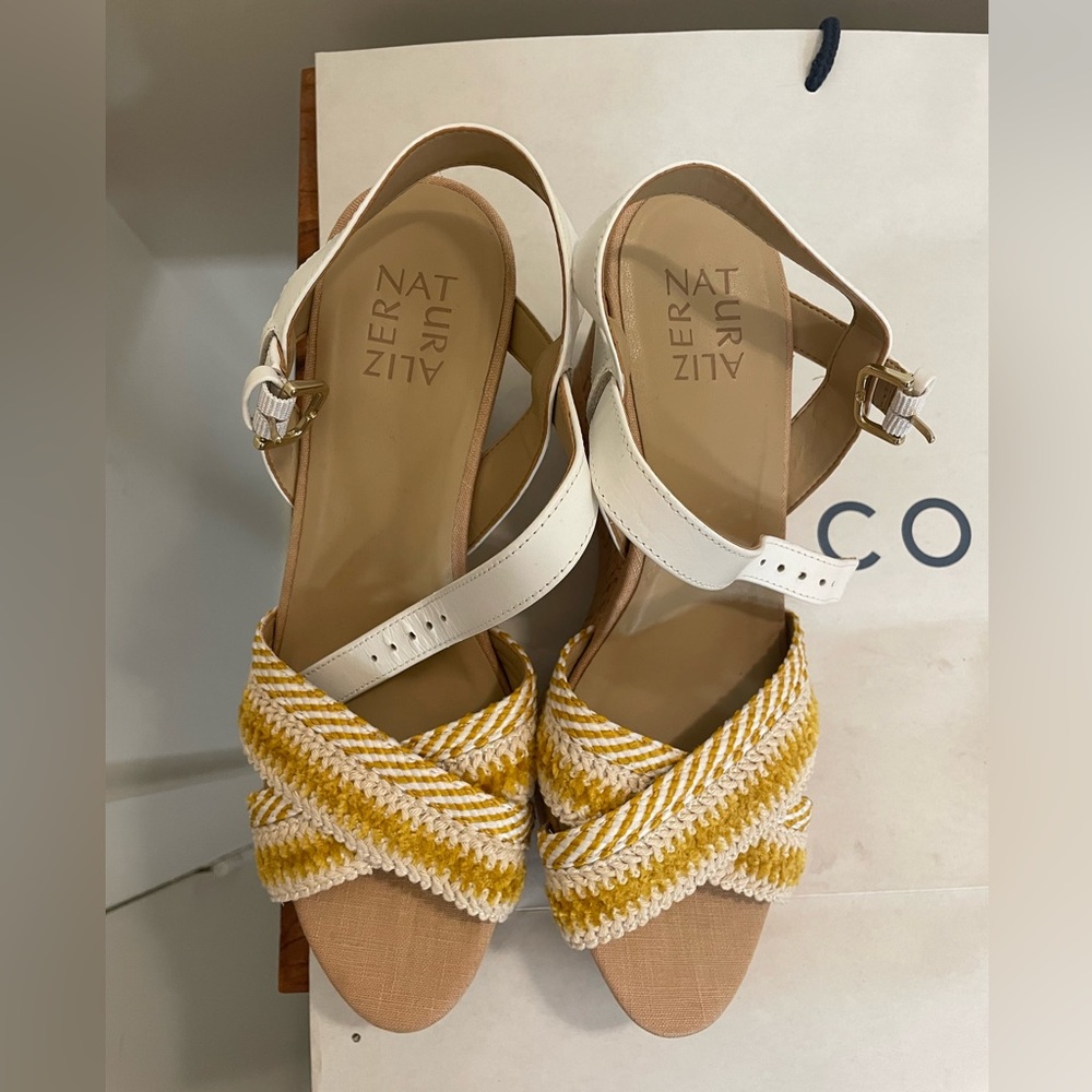Lightly Used Naturalizer Size 7 Sandals